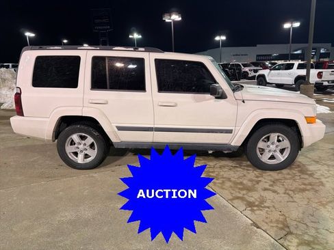 Used 2008 Jeep Commander Sport image 2