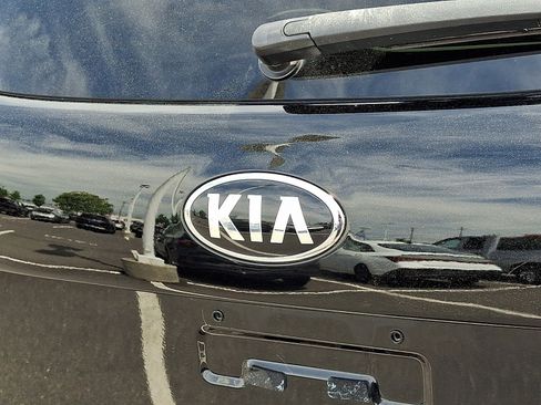Used 2015 Kia Sorento LX FWD image 29