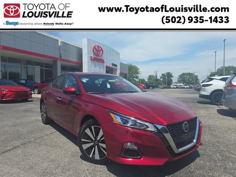 Used 2022 Nissan Altima 2.5 SV FWD image 1