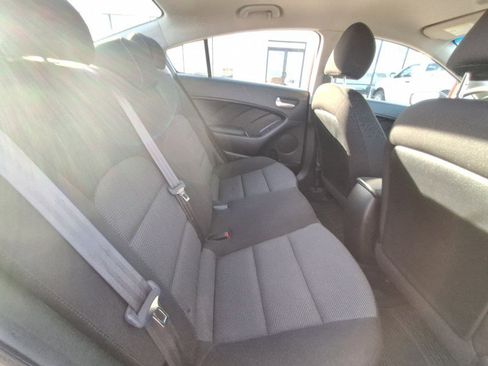 Used 2017 Kia Forte LX image 15