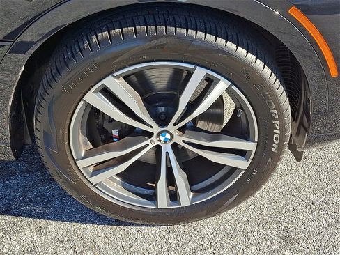 Used 2023 BMW X7 xDrive40i w/ M Sport Package image 8