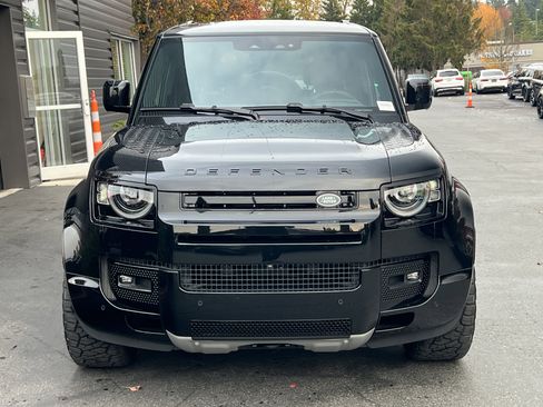 New 2025 Land Rover Defender 130 V8 image 4