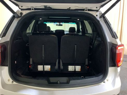 Certified 2017 Ford Explorer XLT w/ Equipment Group 202A image 20