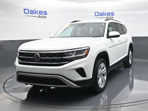 Used 2021 Volkswagen Atlas SE w/ Towing Package image 4