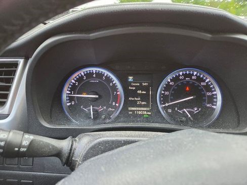 Used 2017 Toyota Highlander SE AWD/4WD image 4