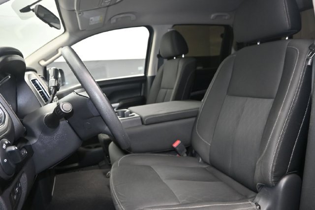 Used 2017 Nissan Titan SV AWD/4WD image 8