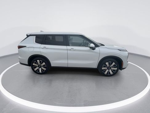 New 2026 Mitsubishi Outlander SE AWD/4WD image 9