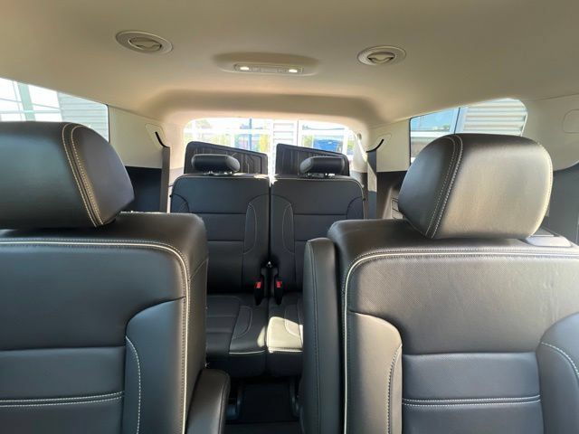 Used 2020 GMC Acadia Denali w/ Technology Package FWD image 16