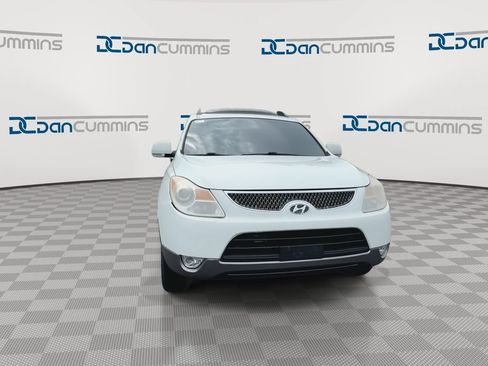 Used 2010 Hyundai Veracruz Limited w/ Rear Seat Entertainment Pkg 4 FWD image 3