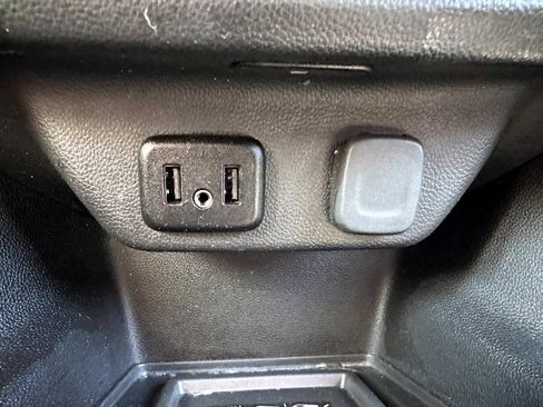 Used 2023 Chevrolet Traverse LT AWD/4WD image 24
