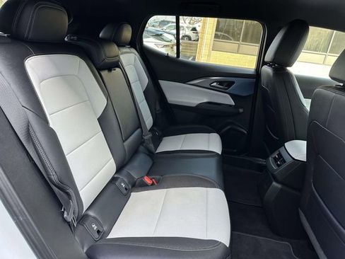 Used 2025 Chevrolet Equinox EV LT image 11