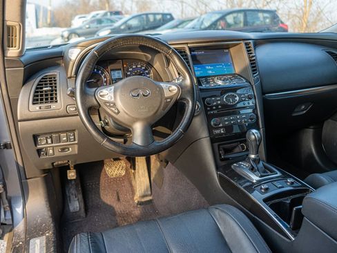 Used 2017 INFINITI QX70 AWD w/ Premium Package image 10