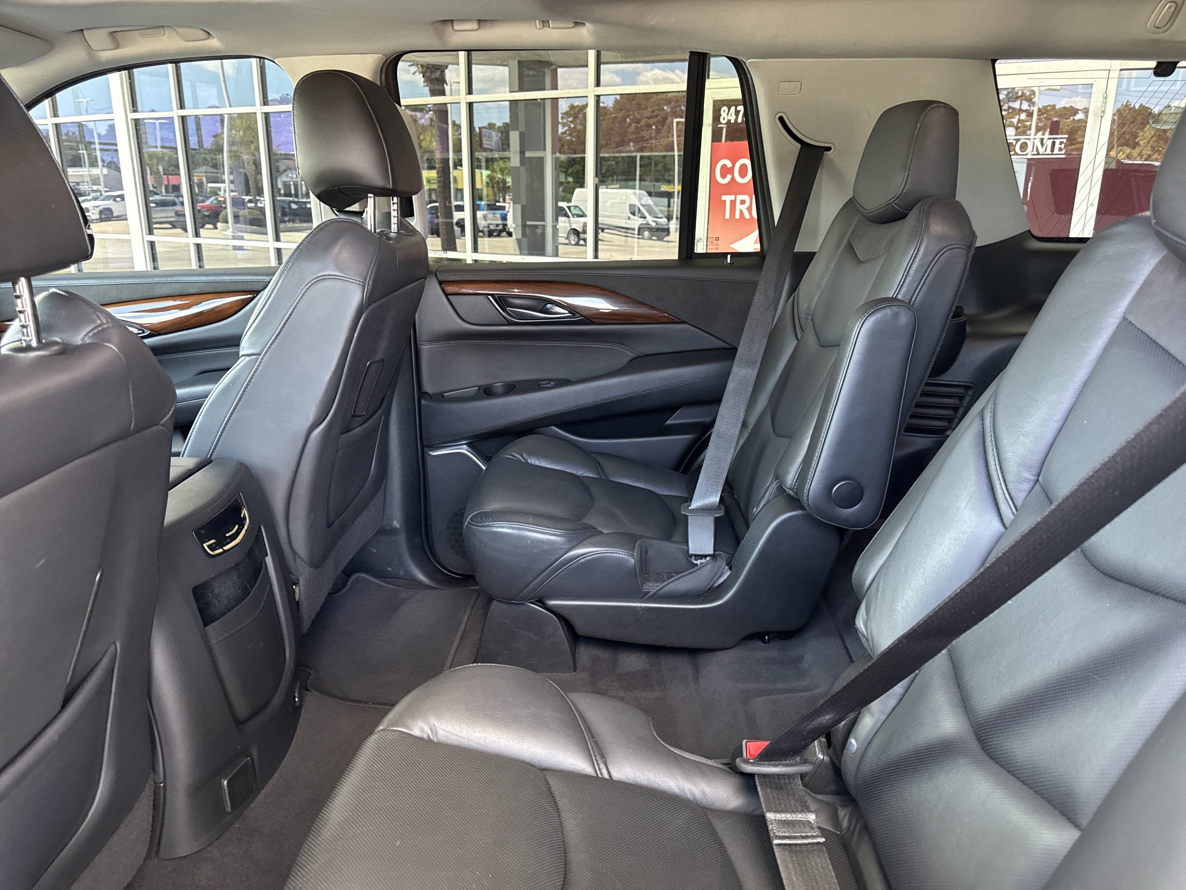 Used 2020 Cadillac Escalade Luxury AWD/4WD image 33