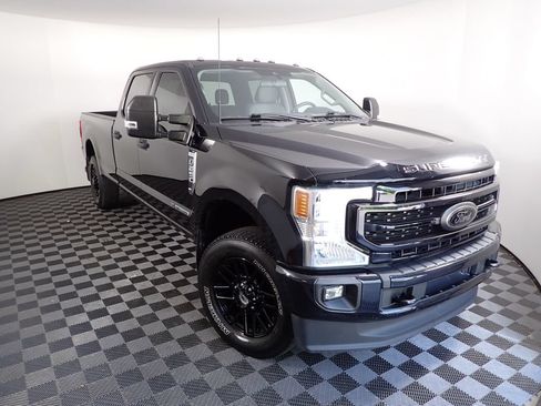 Used 2022 Ford F250 XLT w/ Black Appearance Package AWD/4WD image 10