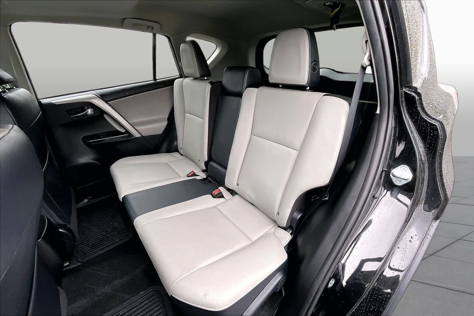Used 2016 Toyota RAV4 Limited FWD image 21