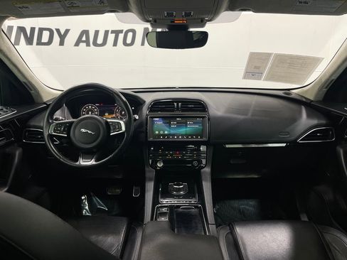 Used 2019 Jaguar F-PACE Prestige image 19
