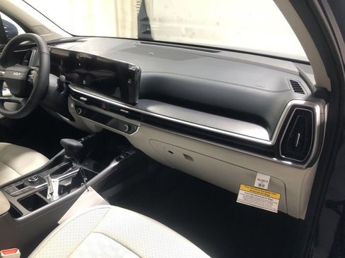 New 2026 Kia Sorento S w/ S Panoramic Sunroof Package image 13