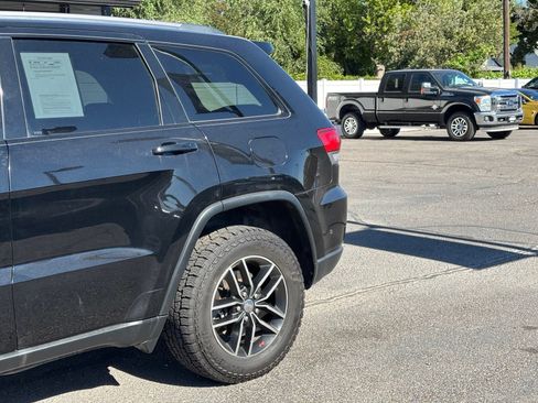 Used 2017 Jeep Grand Cherokee Trailhawk w/ Trailhawk Luxury Group AWD/4WD image 7