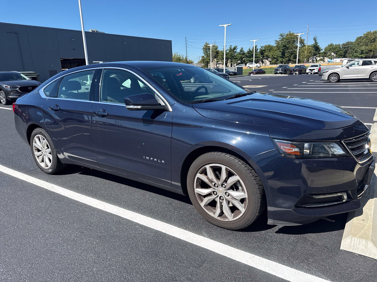 Used 2018 Chevrolet Impala LT FWD image 3