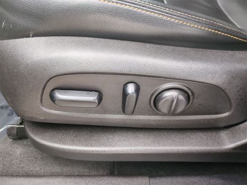 Used 2018 GMC Terrain SLT w/ Preferred Package image 17