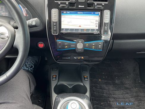 Used 2016 Nissan Leaf SV FWD image 16
