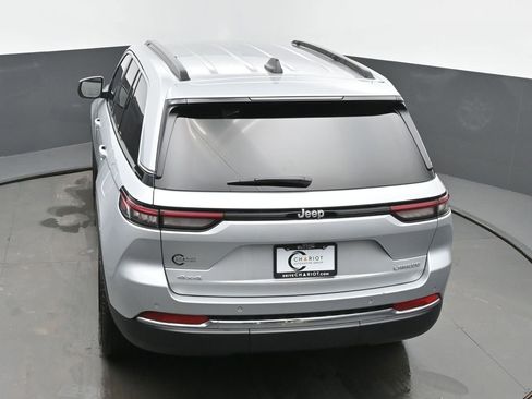 Used 2025 Jeep Grand Cherokee Laredo image 42