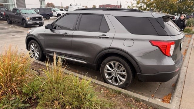 Used 2022 Ford Explorer XLT w/ Equipment Group 202A RWD image 3