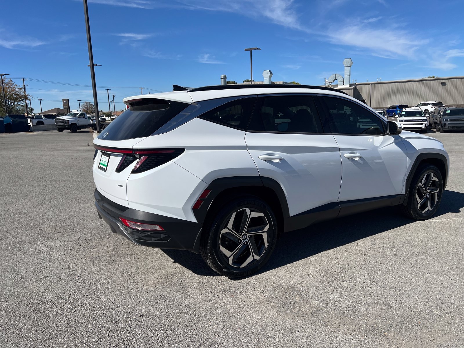 Used 2022 Hyundai Tucson Limited w/ Cargo Package AWD/4WD image 3