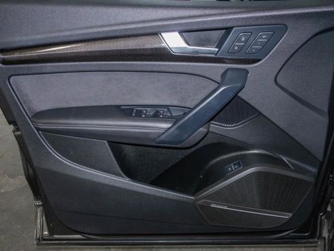 Used 2023 Audi SQ5 Prestige w/ Prestige Package image 11