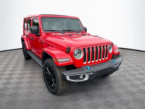 Used 2022 Jeep Wrangler Unlimited Sahara AWD/4WD image 4