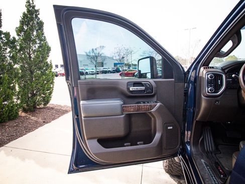 Used 2022 GMC Sierra 2500 Denali w/ Denali Ultimate Package image 14