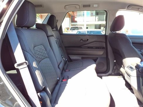 Certified 2024 Nissan Pathfinder SV image 25