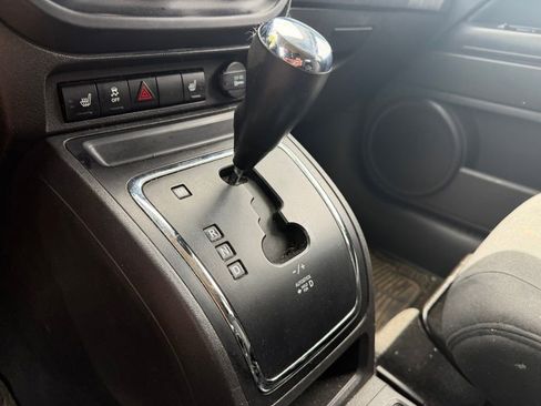 Used 2011 Jeep Compass Latitude AWD/4WD image 21