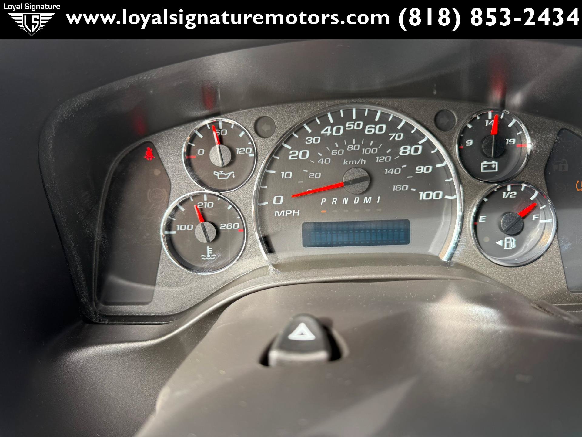 Used 2022 Chevrolet Express 2500 w/ Driver Convenience Package RWD image 27