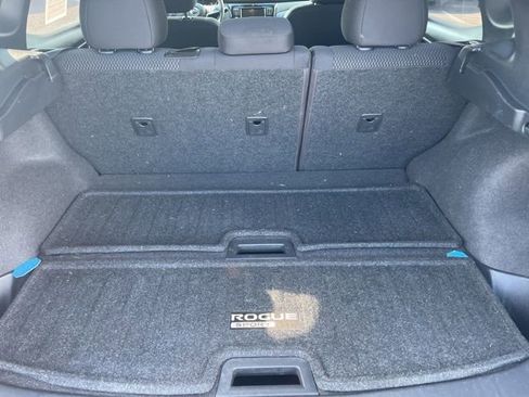 Used 2019 Nissan Rogue Sport S image 10