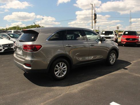 Used 2019 Kia Sorento L FWD image 7