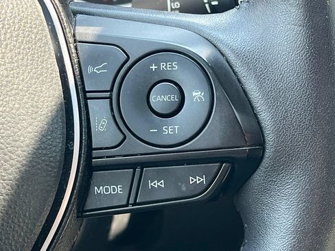 Used 2022 Toyota RAV4 XLE w/ Convenience Package AWD/4WD image 25