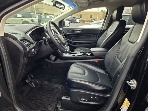 Used 2018 Ford Edge Titanium w/ Technology Package image 22