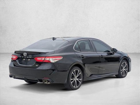 Used 2019 Toyota Camry SE image 5