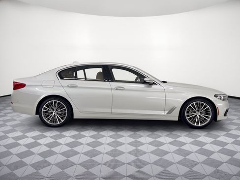 Used 2017 BMW 530i RWD image 8