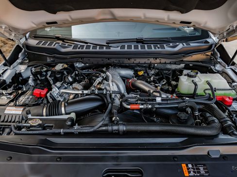 Used 2026 Ford F450 Platinum w/ FX4 Off-Road Package image 3