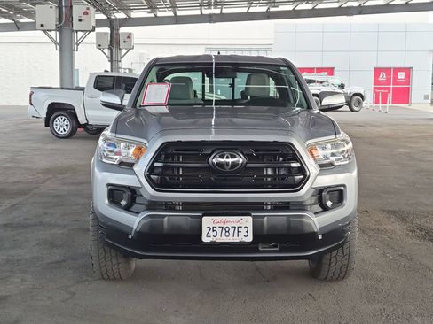 Used 2019 Toyota Tacoma SR AWD/4WD image 3