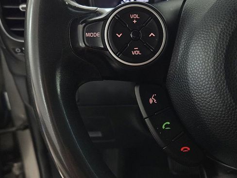 Used 2018 Kia Soul + FWD image 11