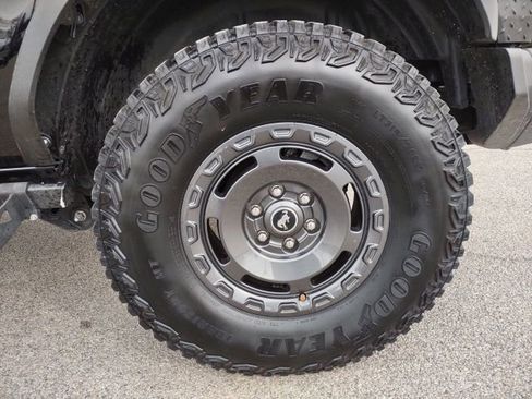 Used 2023 Ford Bronco Everglades image 27