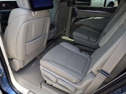 Certified 2025 Cadillac Escalade Sport Platinum w/ LPO, ONYX Package AWD/4WD image 14
