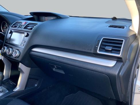 Used 2018 Subaru Forester 2.5i w/ Alloy Wheel Package AWD/4WD image 18