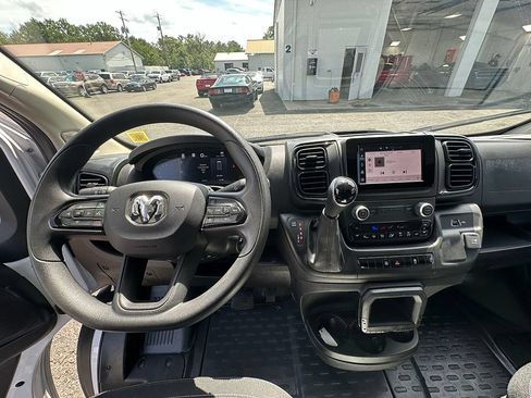 Used 2025 RAM ProMaster 2500 w/ U-Haul Equipment Group FWD image 39