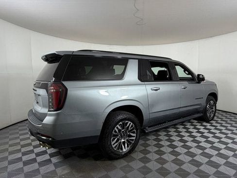 Certified 2025 Chevrolet Suburban Z71 AWD/4WD image 4