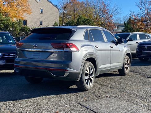 Used 2021 Volkswagen Atlas Cross Sport SE image 2