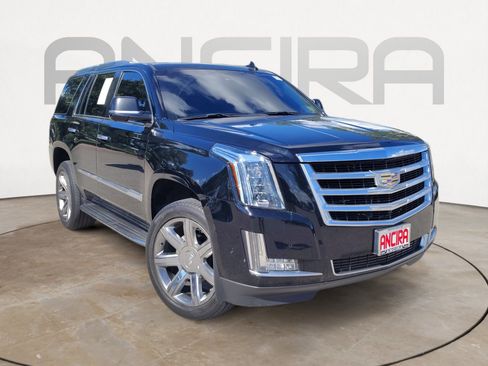 Used 2018 Cadillac Escalade Luxury w/ LPO, Radiant Package RWD image 4